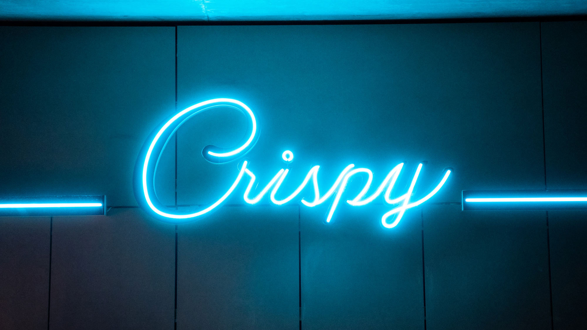 Crispy skrivet i neon